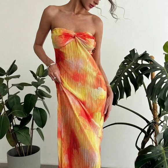 Multicolor Romantic Women's Strapless Fitted Knee-Length Pleated Dress - Picture 6 of 9